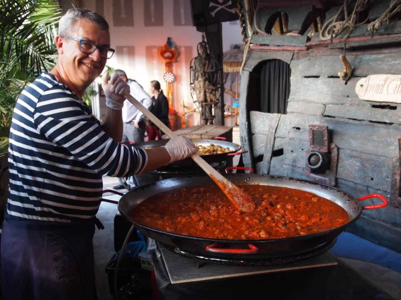 Les repas suspendus : transformons ensemble un simple repas en un geste de solidarité